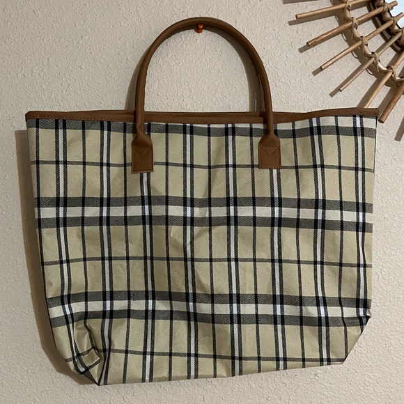 Great Clips Lightweight Plaid Tote Bag - Picture 4 of 5